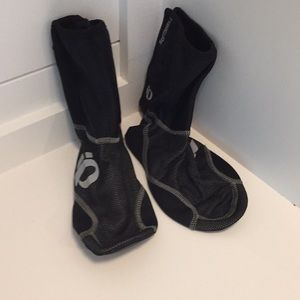 Pearl Izumi soft shell fleece lined shoe covers